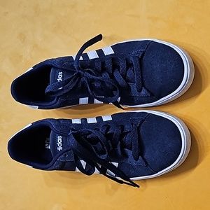 Adidas Navy suede Sneakers Men's 7.5 Women's 9